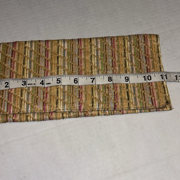 LAILA ROWE MULTI COLORED WOVEN STRAW CLUTCH SNAP CLOSURE ONE ZIP POCKET INSIDE - Picture 6 of 7